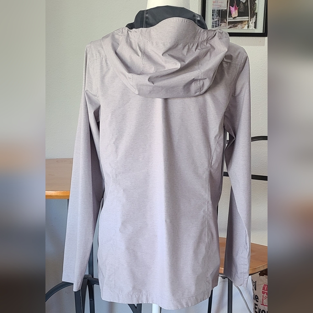 Barely Worn- 32 Degrees -"Cool" Gray Softshell Ho… - image 2